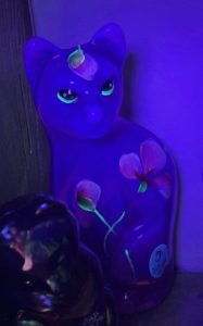 UV reactive paint on Fenton stylized cat