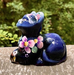 Fenton #5318 - Perky or Egyptian Cat figurine